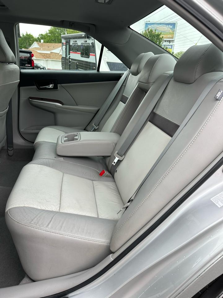 Toyota Camry XLE 4D Sedan 2012