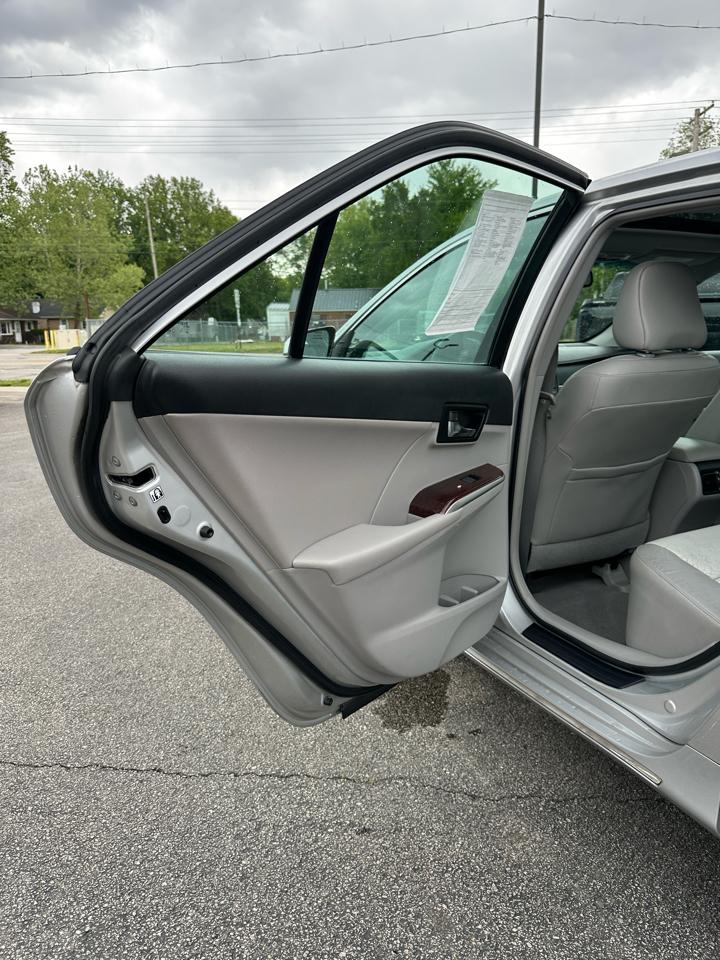 Toyota Camry XLE 4D Sedan 2012