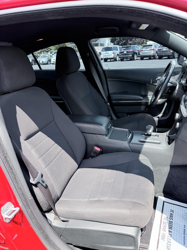 Dodge Charger SE 2013