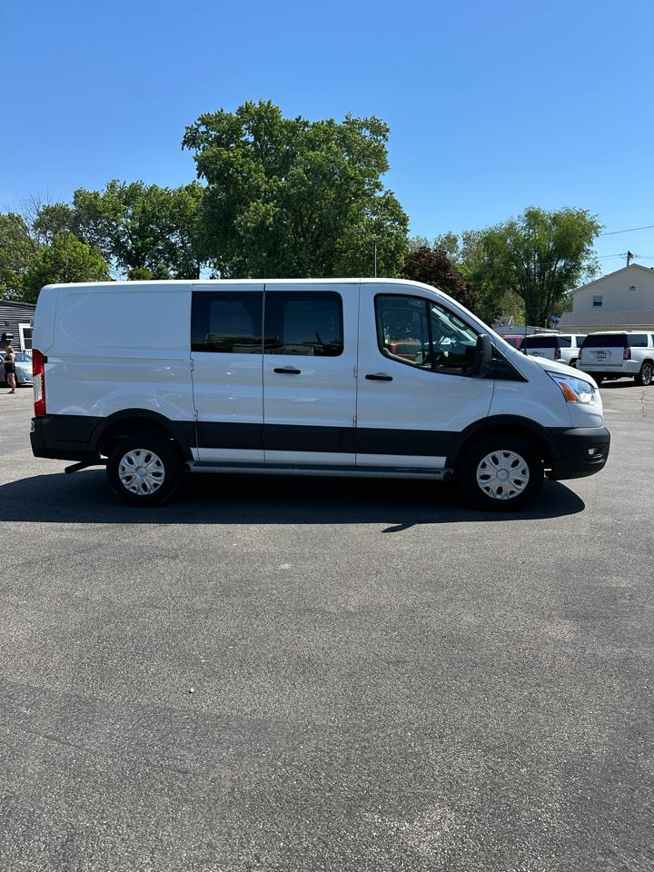 Ford Transit 250 Van Low Roof w/Sliding Pass. 130-in. WB 2021