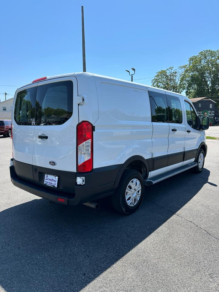 Ford Transit 250 Van Low Roof w/Sliding Pass. 130-in. WB 2021