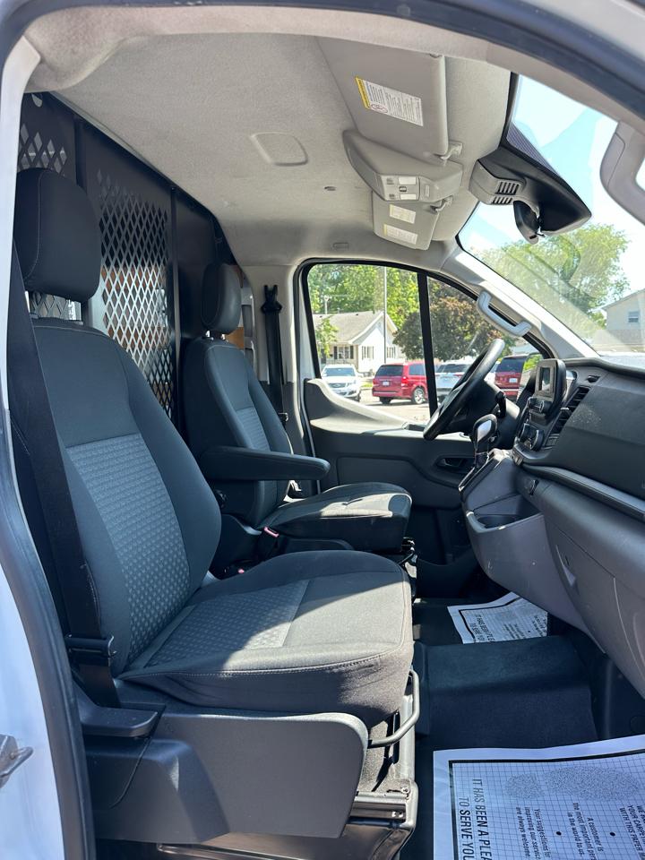 Ford Transit 250 Van Low Roof w/Sliding Pass. 130-in. WB 2021