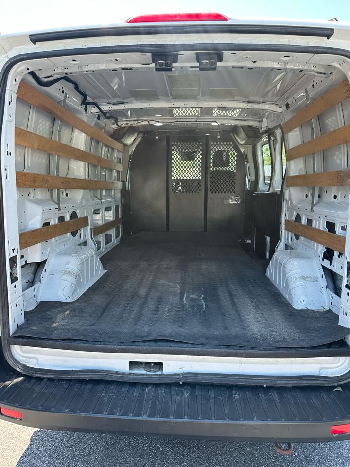 Ford Transit 250 Van Low Roof w/Sliding Pass. 130-in. WB 2021