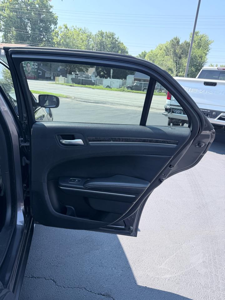Chrysler 300 RWD 2014