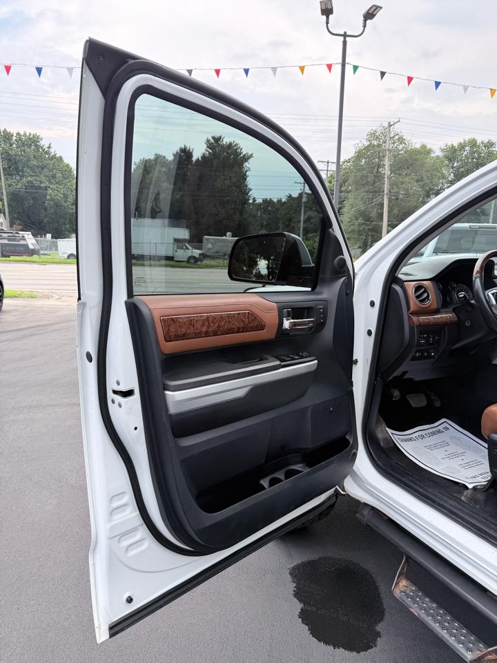 Toyota Tundra 1794 Edition Crew Max 4WD LWB 2016