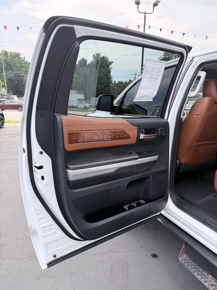 Toyota Tundra 1794 Edition Crew Max 4WD LWB 2016