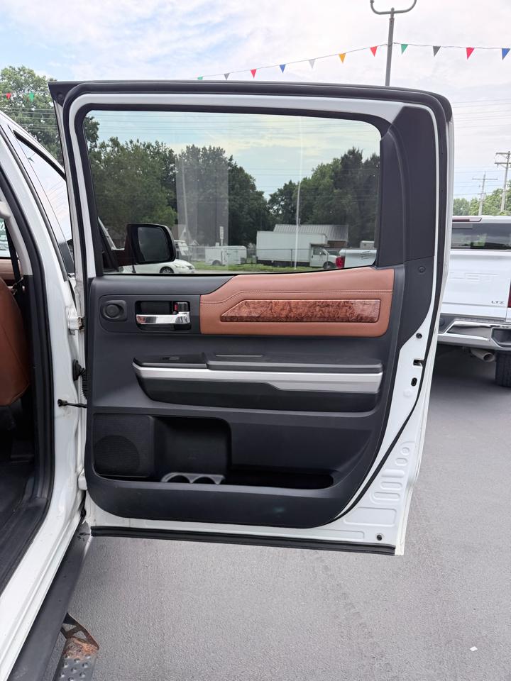 Toyota Tundra 1794 Edition Crew Max 4WD LWB 2016