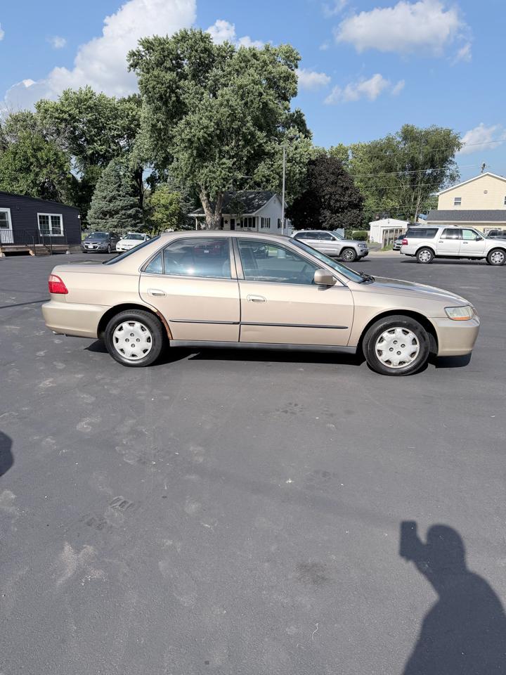 Honda Accord 4dr Sdn LX Auto 2000