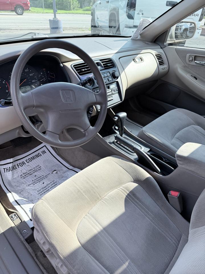 Honda Accord 4dr Sdn LX Auto 2000