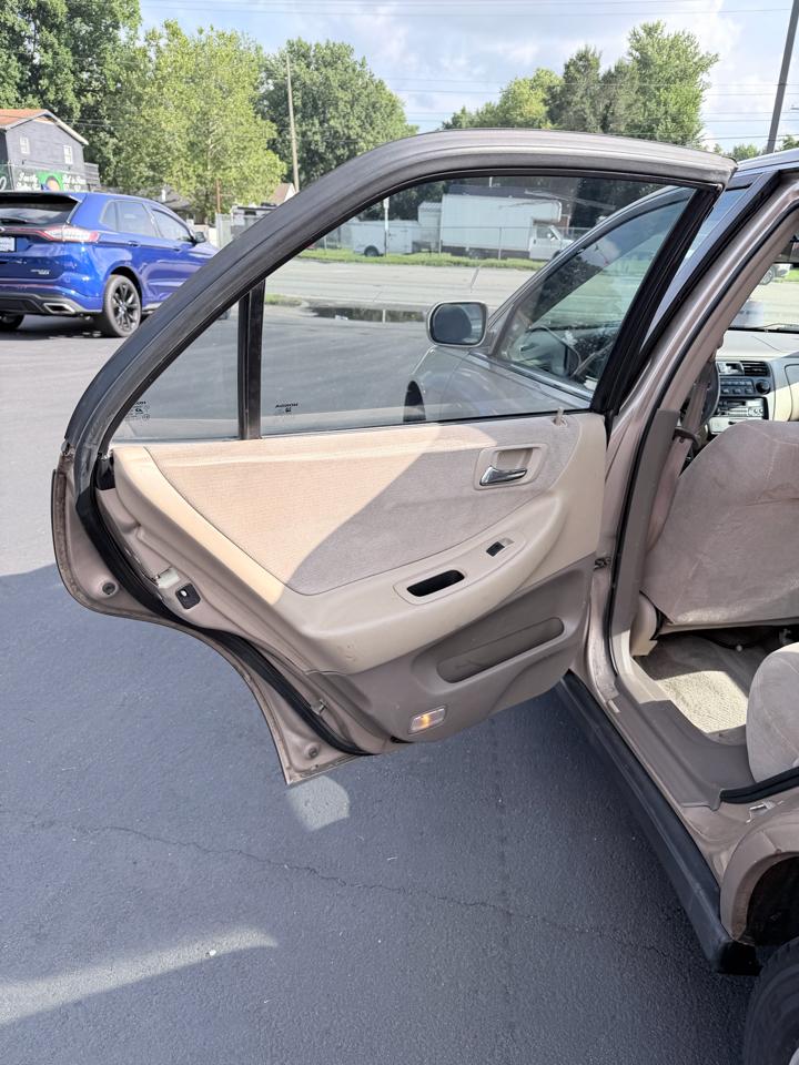 Honda Accord 4dr Sdn LX Auto 2000