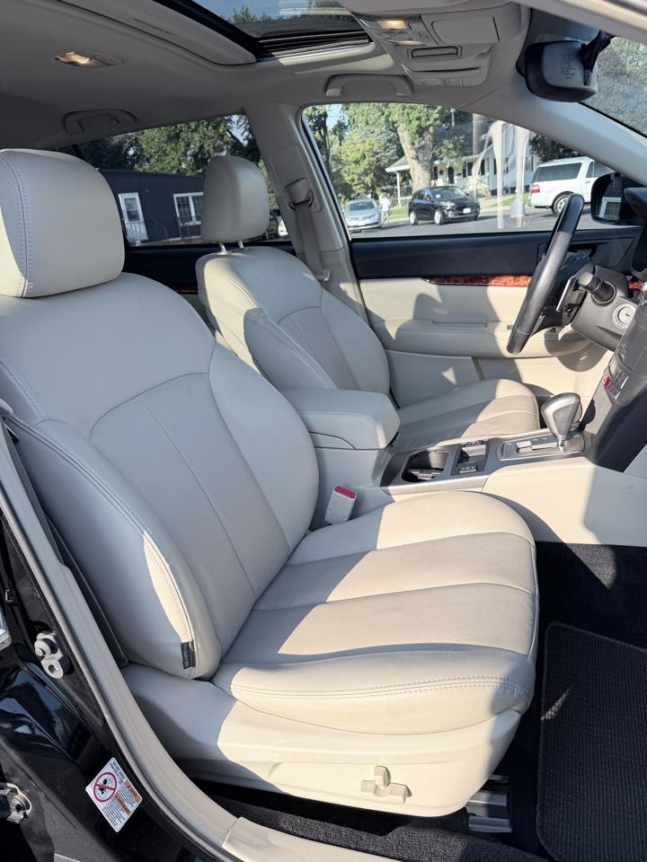 Subaru Outback 2.5i Limited 2011
