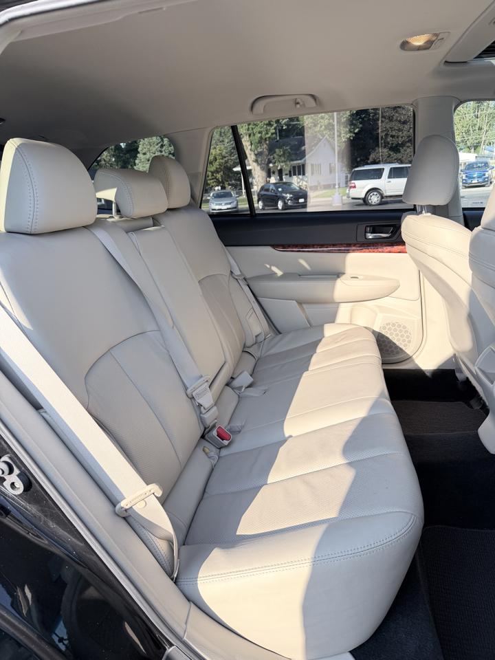 Subaru Outback 2.5i Limited 2011