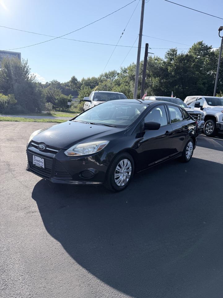 Ford Focus S Sedan 2014