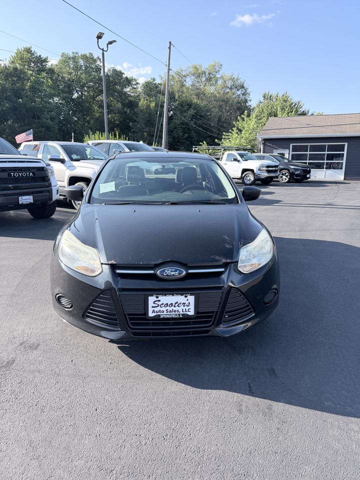 Ford Focus S Sedan 2014