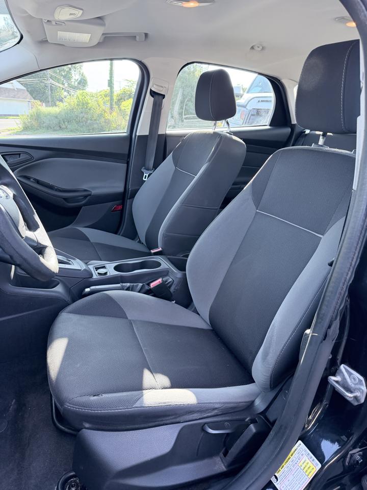 Ford Focus S Sedan 2014