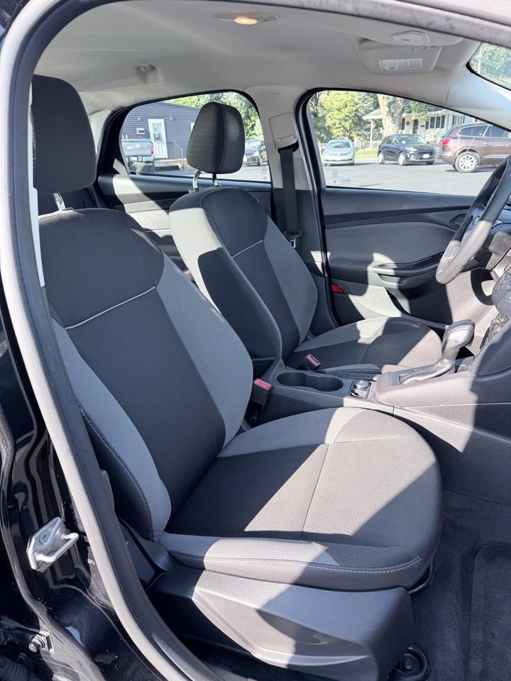 Ford Focus S Sedan 2014