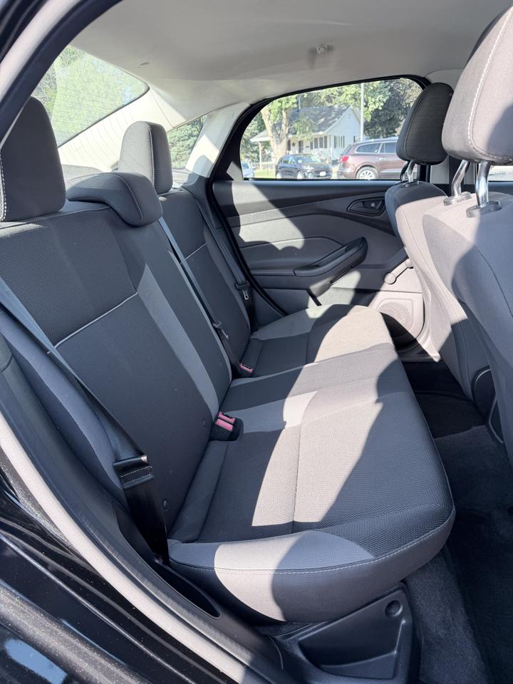 Ford Focus S Sedan 2014