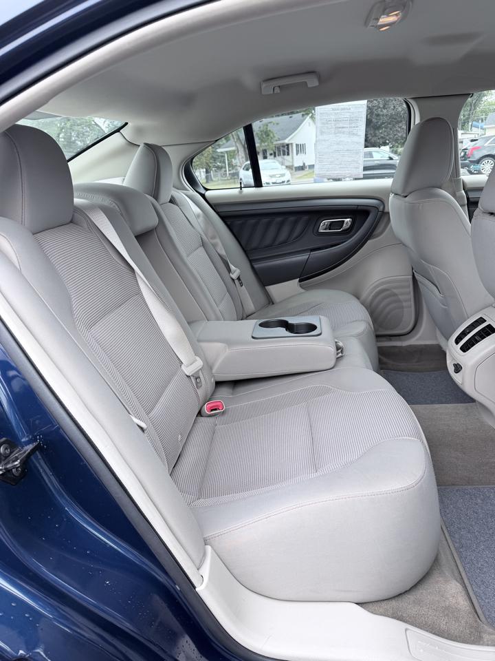 Ford Taurus 4dr Sdn SEL FWD 2012