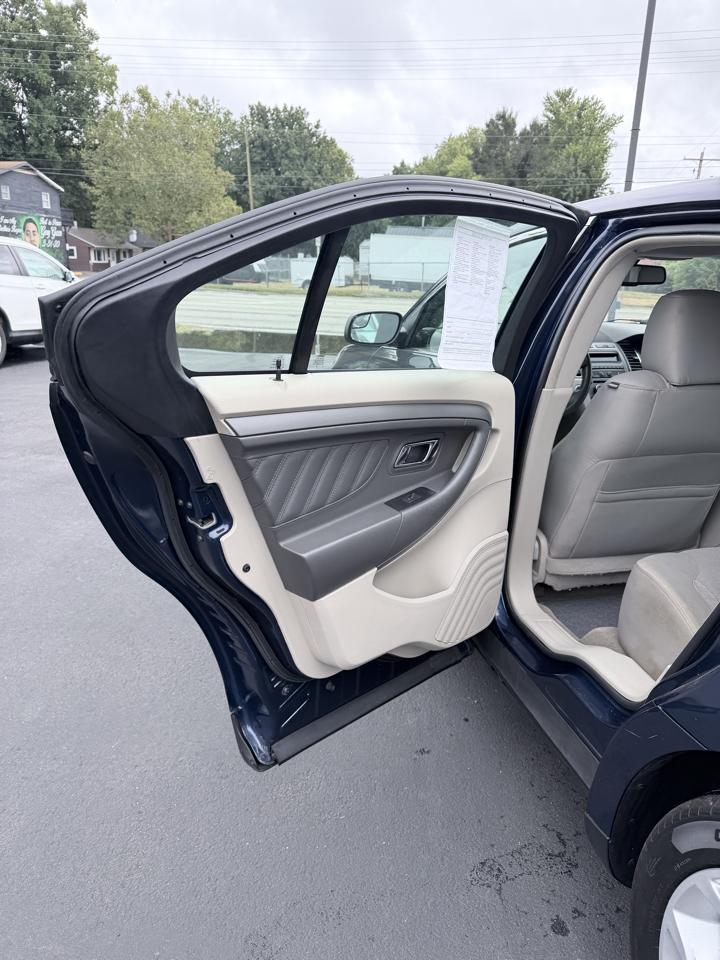 Ford Taurus 4dr Sdn SEL FWD 2012