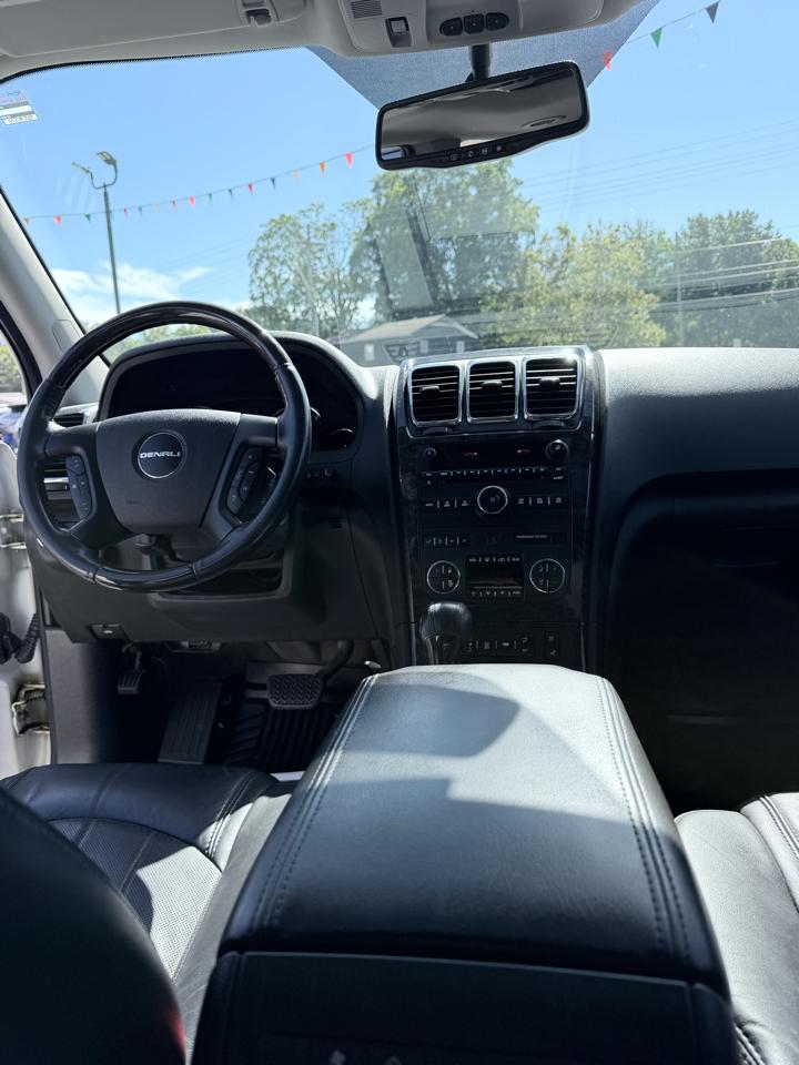 GMC Acadia FWD 4dr Denali 2012