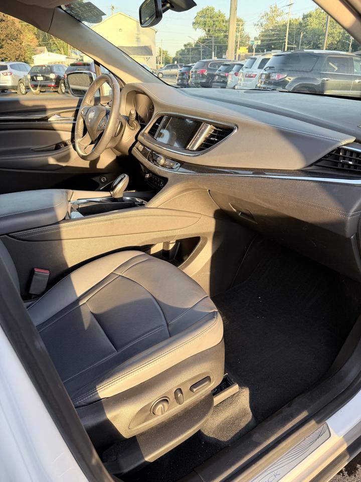 Buick Enclave FWD 4dr Essence 2021
