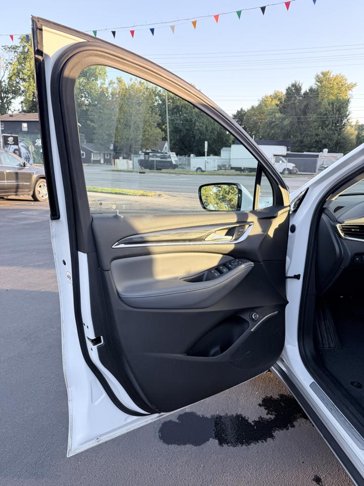 Buick Enclave FWD 4dr Essence 2021