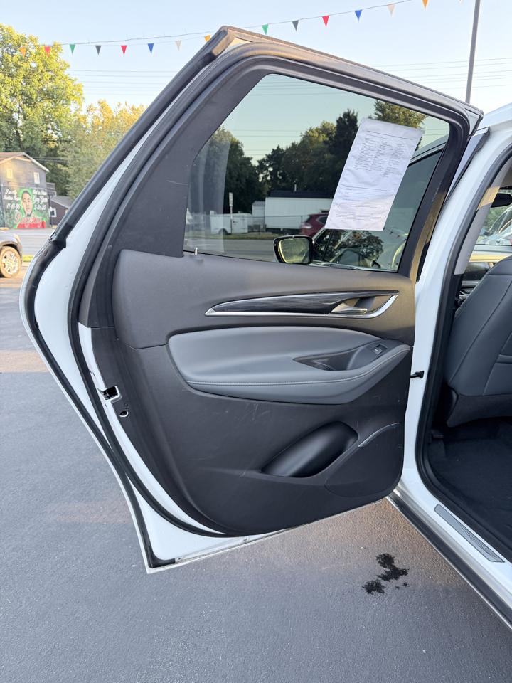 Buick Enclave FWD 4dr Essence 2021