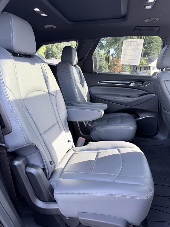 Buick Enclave AWD 4dr Essence 2022