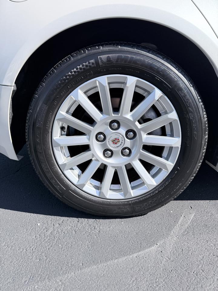 Cadillac CTS Sedan 4dr Sdn 3.0L Luxury RWD 2011