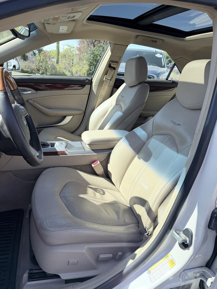Cadillac CTS Sedan 4dr Sdn 3.0L Luxury RWD 2011