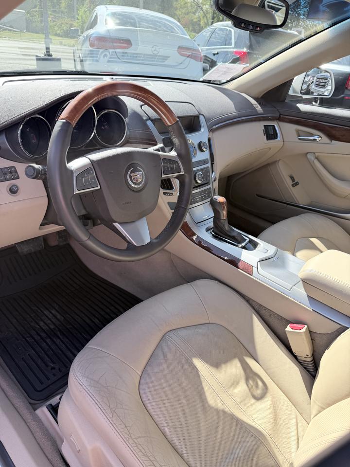 Cadillac CTS Sedan 4dr Sdn 3.0L Luxury RWD 2011