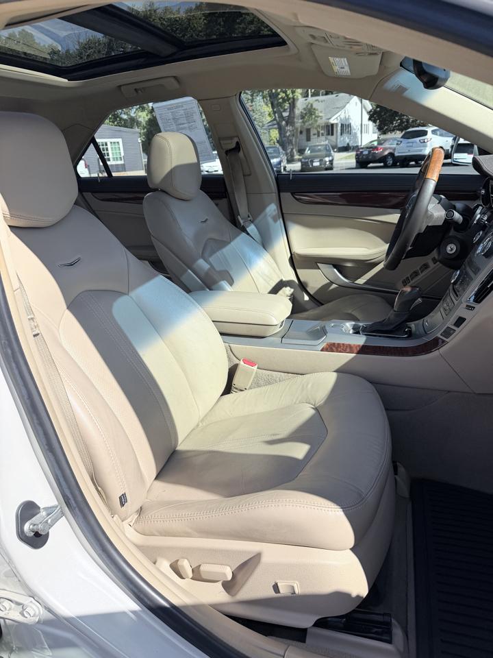 Cadillac CTS Sedan 4dr Sdn 3.0L Luxury RWD 2011