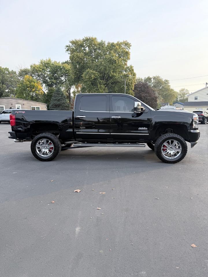 Chevrolet Silverado 1500 4WD Crew Cab 143.5" High Country 2017