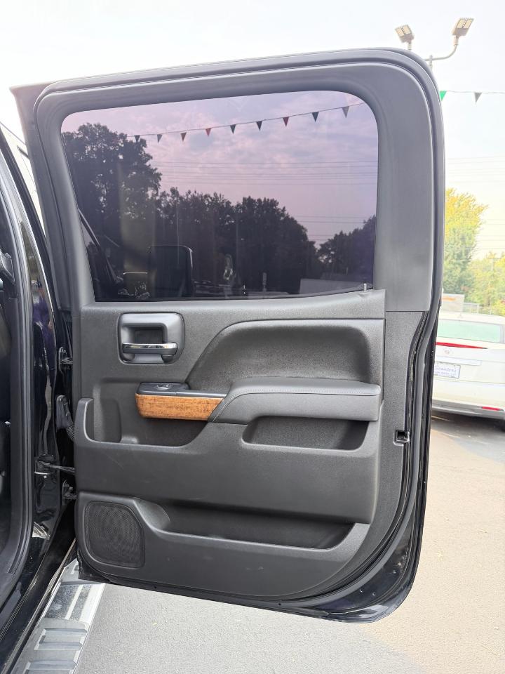 Chevrolet Silverado 1500 4WD Crew Cab 143.5" High Country 2017