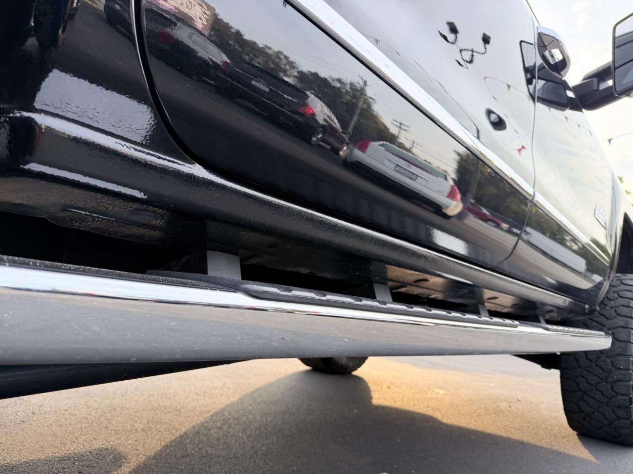 Chevrolet Silverado 1500 4WD Crew Cab 143.5" High Country 2017