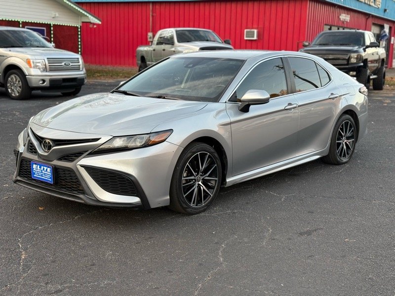 Toyota Camry  2021