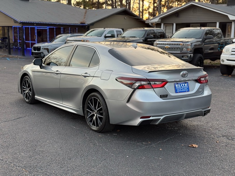 Toyota Camry  2021