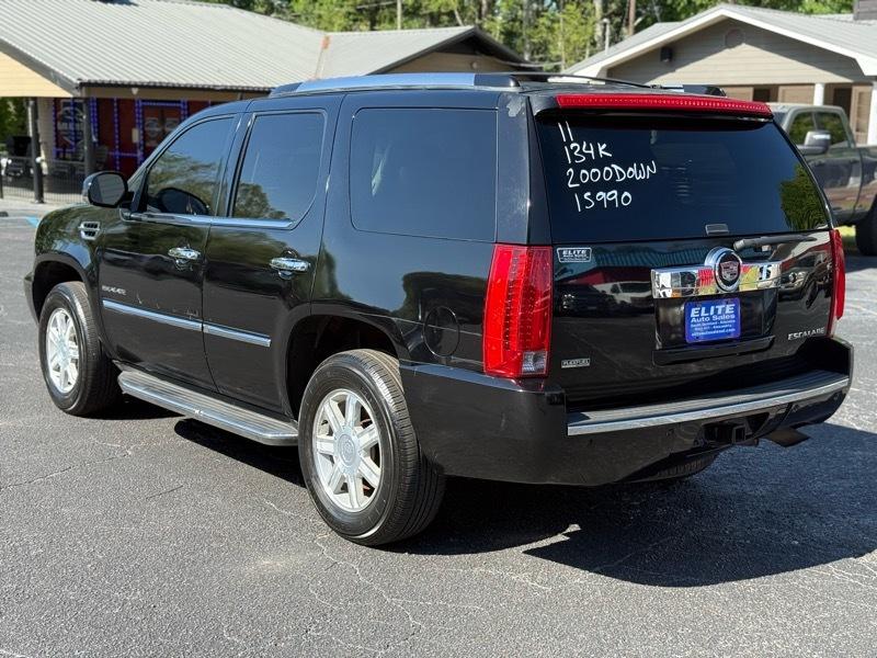 Cadillac Escalade  2011