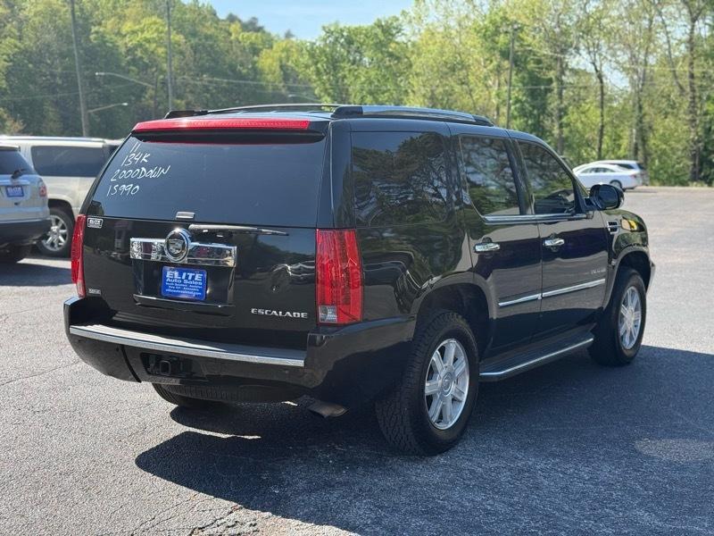 Cadillac Escalade  2011