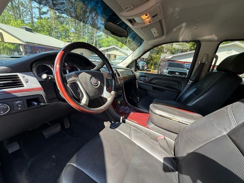 Cadillac Escalade  2011