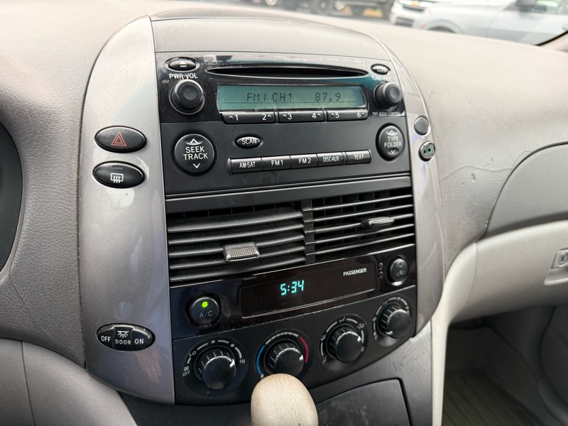 Toyota Sienna  2006