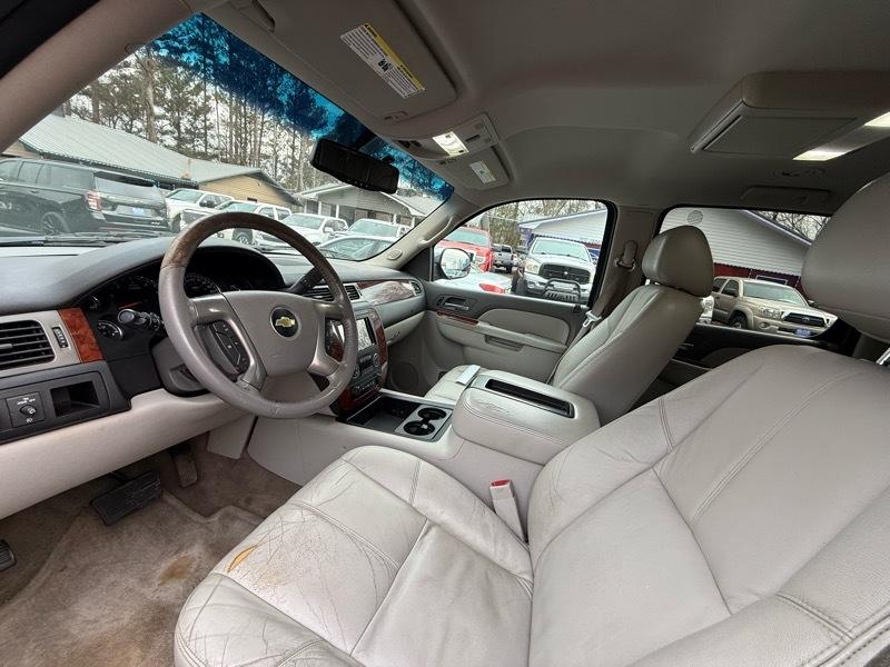 Chevrolet Suburban 1500 LT 2012