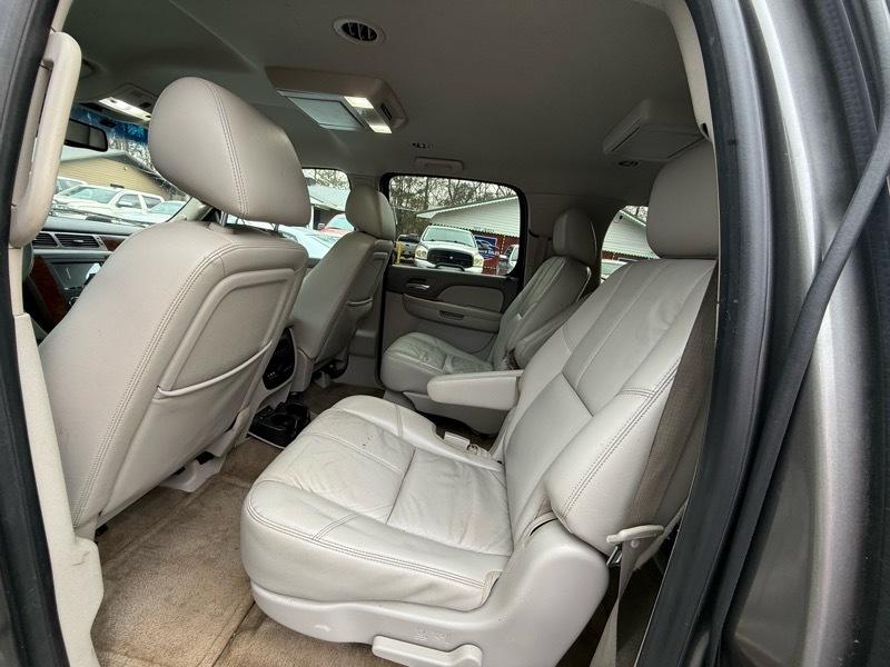 Chevrolet Suburban 1500 LT 2012