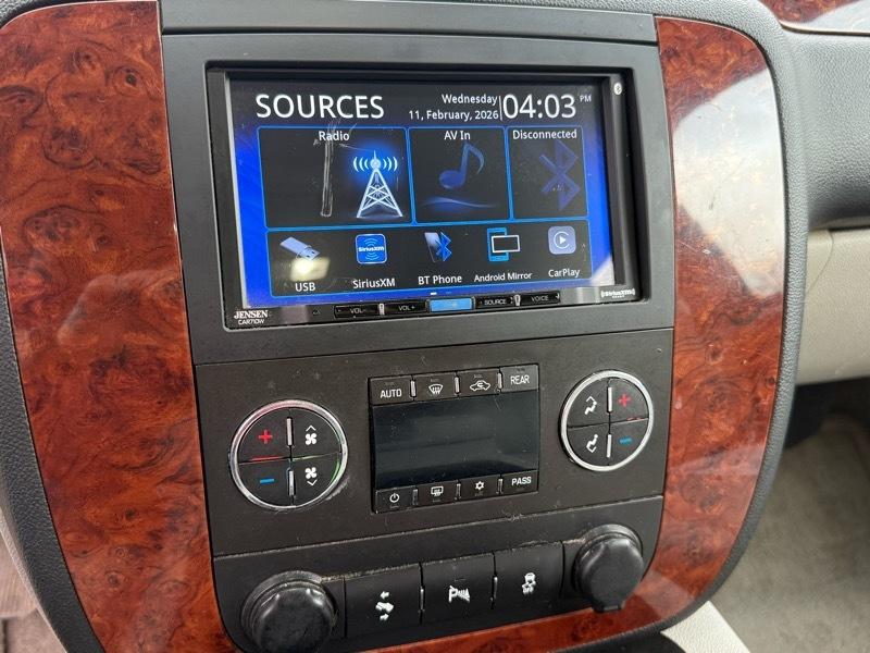 Chevrolet Suburban 1500 LT 2012