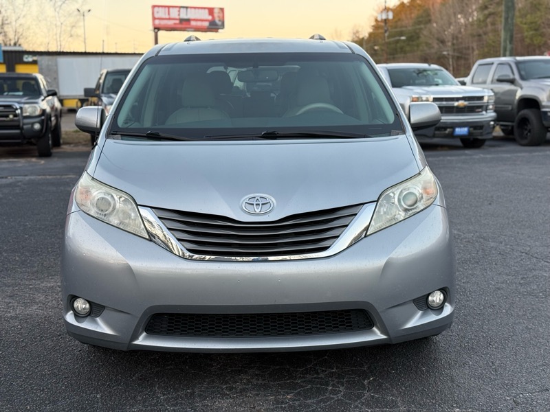 Toyota Sienna  2013