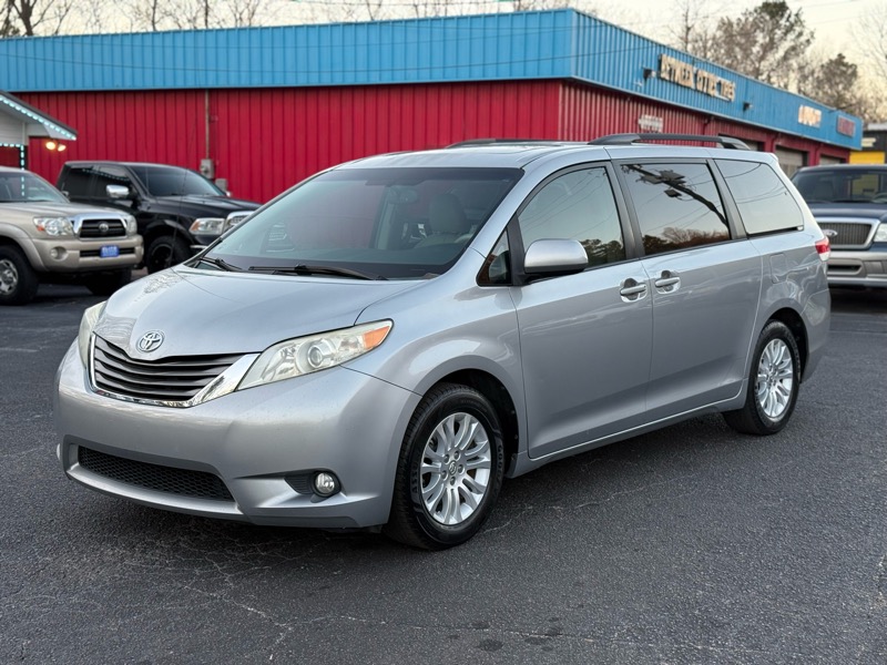 Toyota Sienna  2013