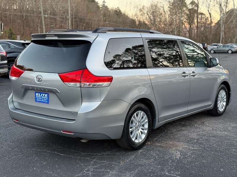 Toyota Sienna  2013