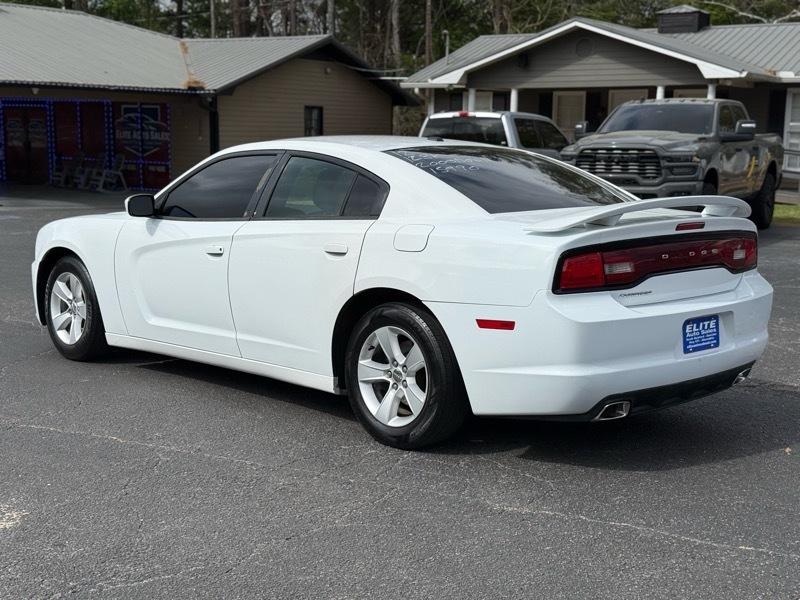 Dodge Charger SE 2012