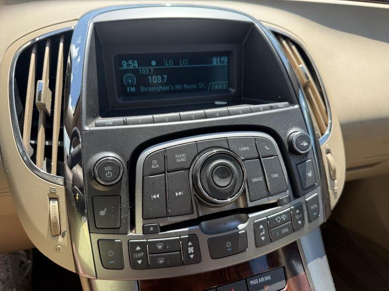 Buick LaCrosse  2011