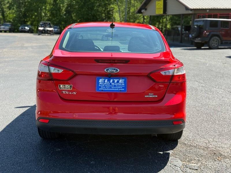 Ford Focus SE 2012